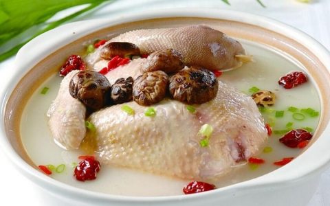 【图文】炖鸡汤放什么材料好吃