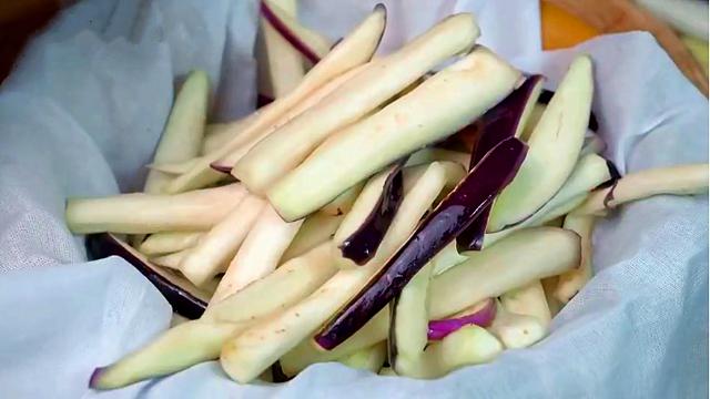 茄子的家常做法不用油炸（鱼香茄子的家常做法）