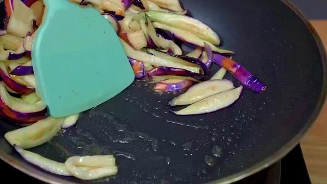 茄子的家常做法不用油炸（鱼香茄子的家常做法）