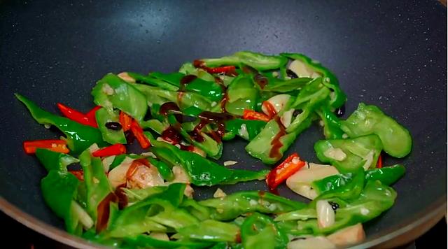 茄子的家常做法不用油炸（鱼香茄子的家常做法）