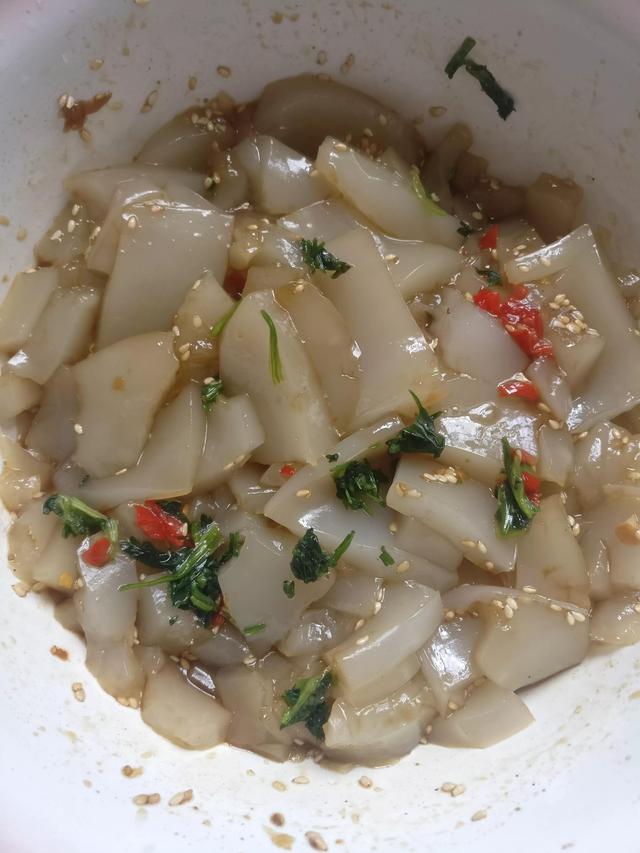 煮冰凉粉的做法视频教程（煮黑凉粉的做法视频教程）