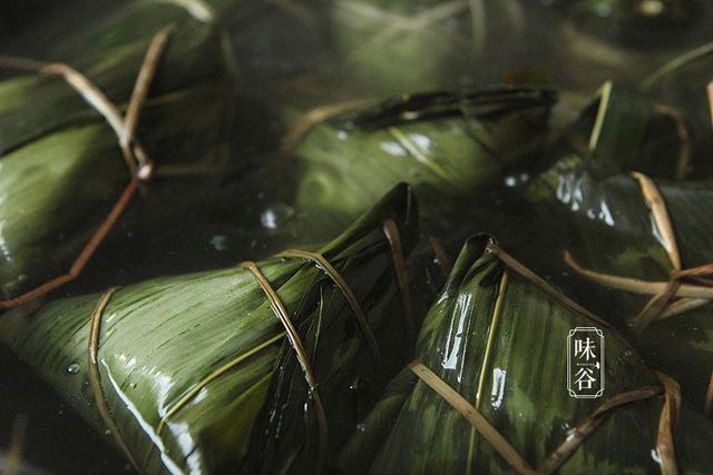 粽子怎么做好吃的做法大全（如何做粽子步骤简单怎么包粽子好吃）