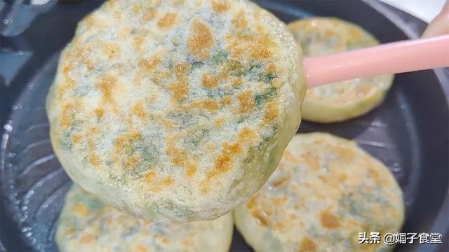 馅饼的面怎么和面（做韭菜馅饼的面怎么和）