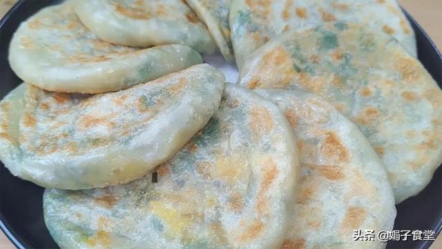 馅饼的面怎么和面（做韭菜馅饼的面怎么和）