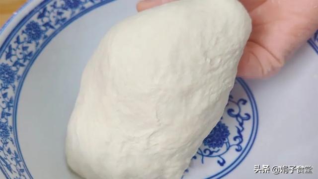 馅饼的面怎么和面（做韭菜馅饼的面怎么和）