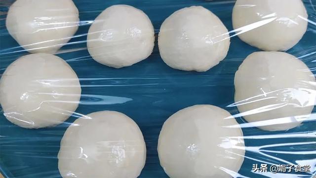馅饼的面怎么和面（做韭菜馅饼的面怎么和）