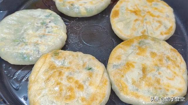 馅饼的面怎么和面（做韭菜馅饼的面怎么和）