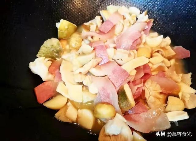 云南火腿怎么做好吃（火腿怎么做好吃又简单的方法步骤图）
