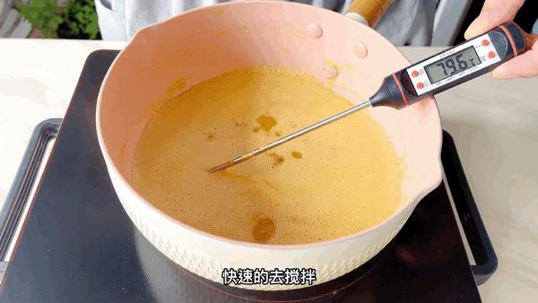 怎么做冰淇淋简单做法不加奶油（用冰淇淋粉怎么做冰淇淋简单做法）