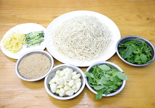 夏季菜谱家常菜做法大全图片（夏季菜谱大全及做法）