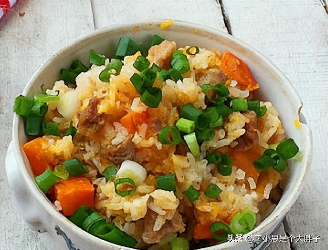 怎么炒饭才好吃（怎么炒饭不粘锅）