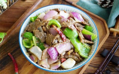 洋葱的做法大全家常菜凉拌(洋葱的做法大全家常菜图片)