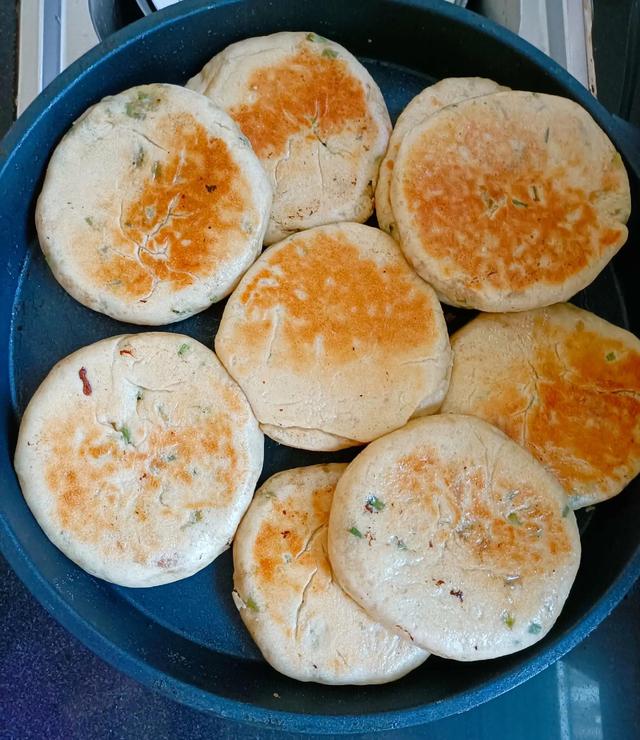 开水烫面饼怎么做（面饼怎么做好吃又简单）