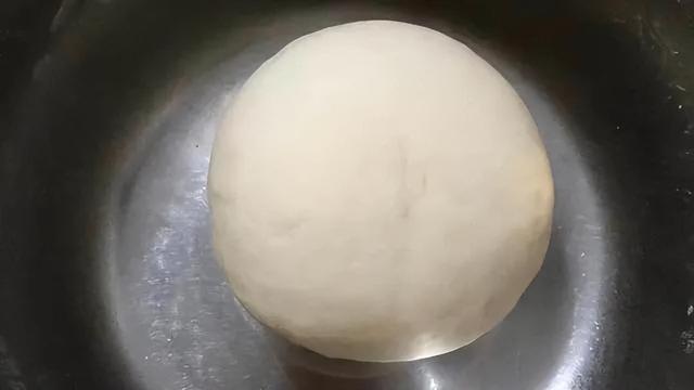 饭店里的馒头怎么做的（地锅馒头怎么做的）