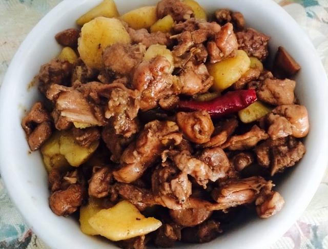 兔肉性寒还是性温（兔肉与什么食物相克）
