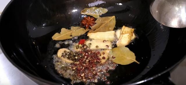临沂炒鸡的做法（炒鸡的做法简单又美味）