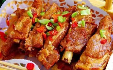 红烧排骨怎么做才好吃视频一下(红烧排骨怎么做才好吃视频红烧牛蹄)