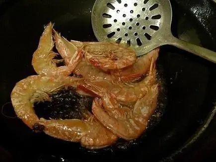 大虾的做法大全图解（大虾的做法大全家常菜 油炸大虾）
