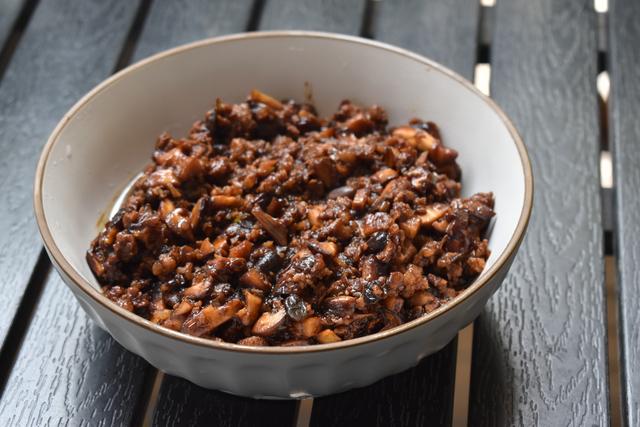 家人想吃面条，我做了这碗面条，有肉有菜鲜香味美，天天吃都不腻