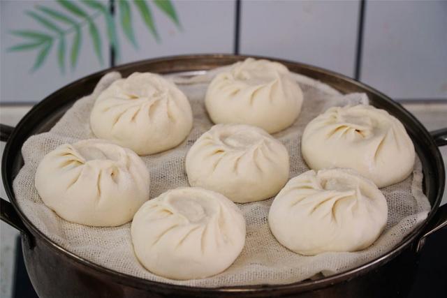 过年蒸包子，试试这个馅，只用2样料混合好就行，蒸好几锅不够吃
