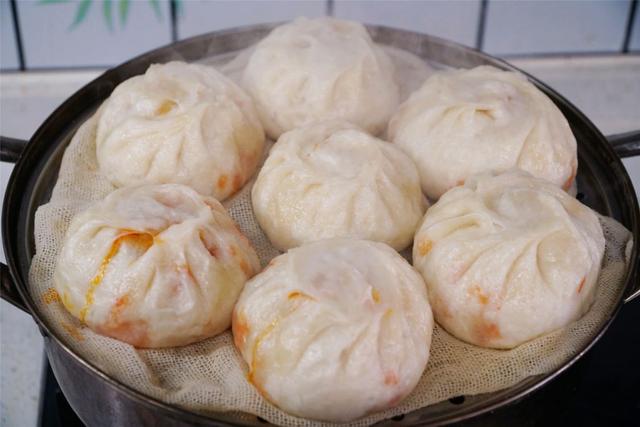 过年蒸包子，试试这个馅，只用2样料混合好就行，蒸好几锅不够吃