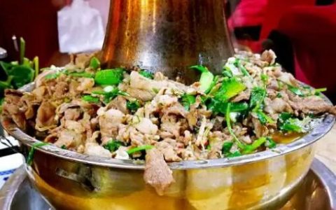 涮羊肉锅底配料都放什么菜(涮羊肉锅底配料都放什么材料)