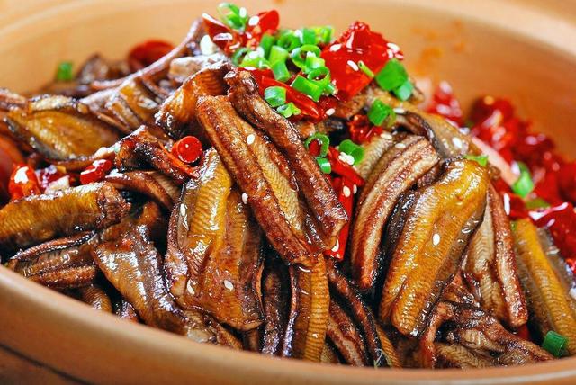 云南菜谱大全 特色菜图片（云南菜谱大全 特色菜菜名）