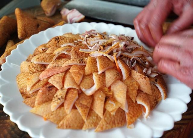 云南菜谱大全 特色菜图片（云南菜谱大全 特色菜菜名）
