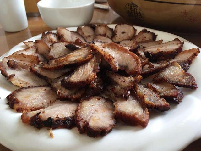 云南菜谱大全 特色菜图片（云南菜谱大全 特色菜菜名）