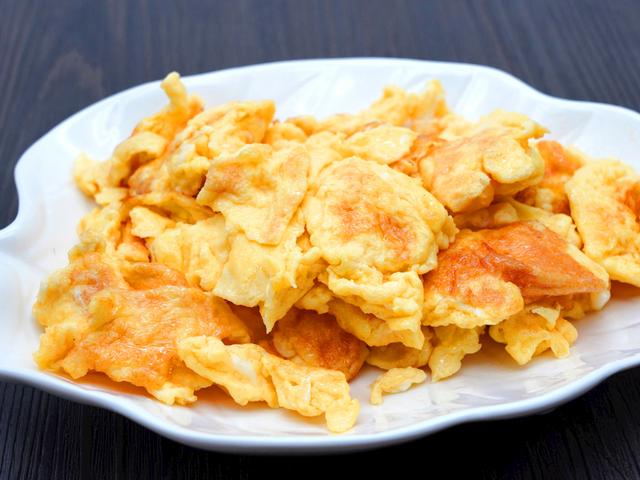 酱油蛋炒饭怎样做才好吃（西红柿蛋炒饭怎样做才好吃）