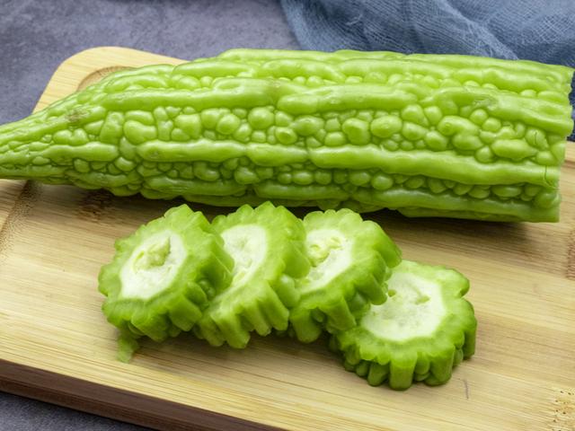 酱油蛋炒饭怎样做才好吃（西红柿蛋炒饭怎样做才好吃）