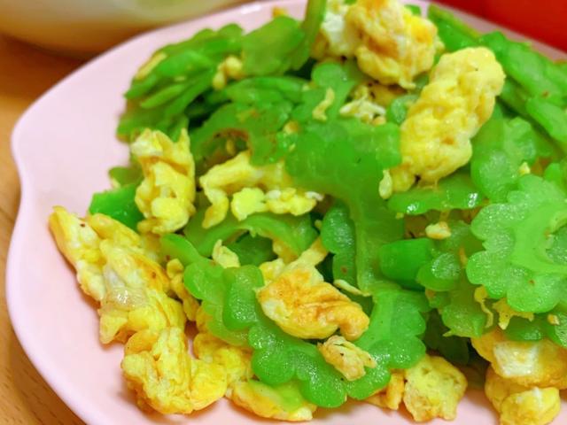 酱油蛋炒饭怎样做才好吃（西红柿蛋炒饭怎样做才好吃）