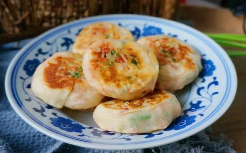 手抓饼卷火腿肠的做法（孜然火腿肠的做法）