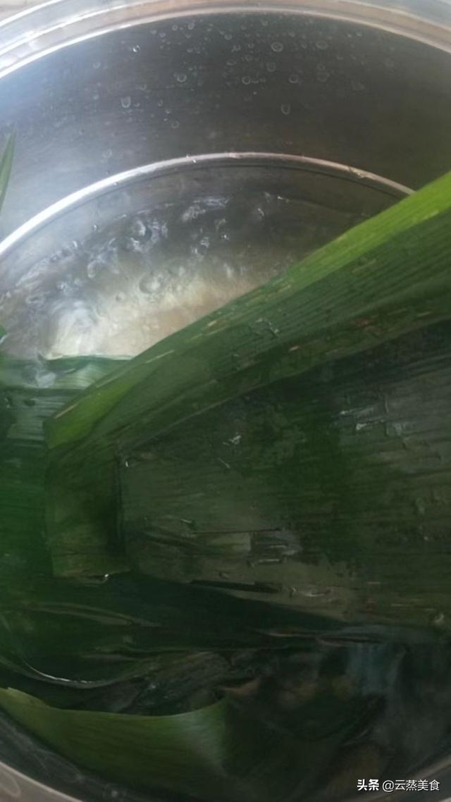 如何做粽子步骤简单英文（如何做粽子步骤简单怎么包粽子好吃）