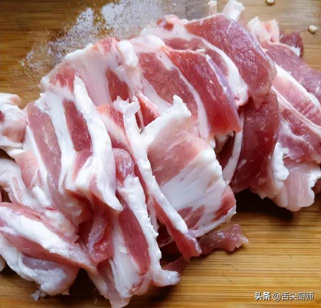 蒜苗回锅肉怎么做好吃又简单（回锅肉怎么做好吃又简单窍门）