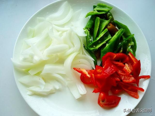 蒜苗回锅肉怎么做好吃又简单（回锅肉怎么做好吃又简单窍门）
