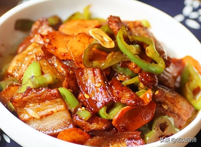 蒜苗回锅肉怎么做好吃又简单（回锅肉怎么做好吃又简单窍门）