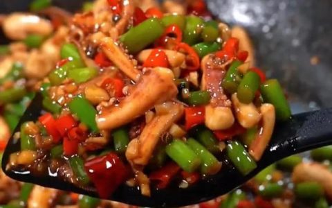 生鱿鱼丝怎么做好吃（拌鱿鱼丝的做法大全）