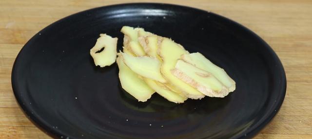 蓝莓山药怎么做好吃又简单（凉拌山药怎么做好吃又简单）