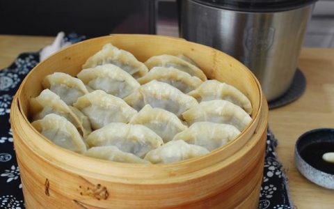 牛肉水饺的做法（西红柿水饺的做法）