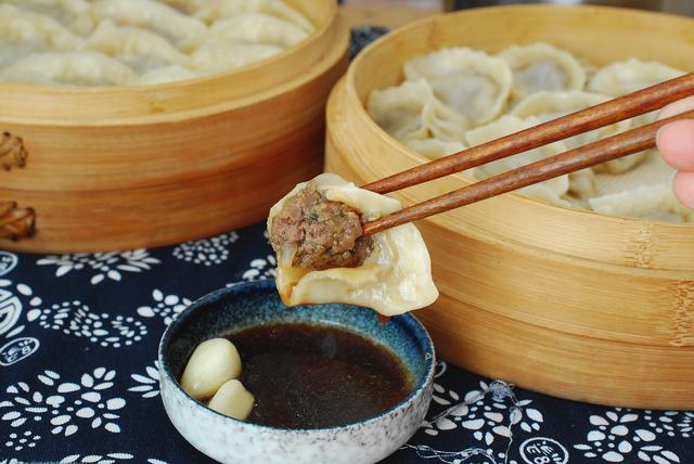 牛肉水饺的做法（西红柿水饺的做法）