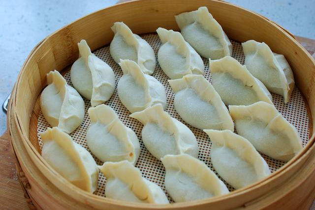 牛肉水饺的做法（西红柿水饺的做法）