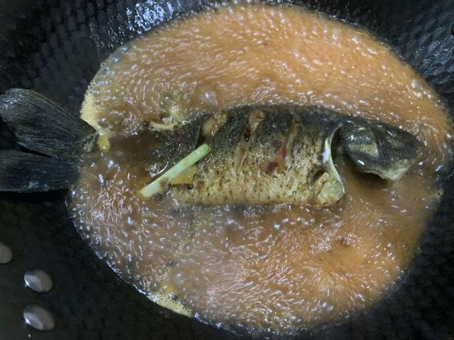 鲫鱼的做法简单又好吃（鲫鱼的做法简单又好吃视频）