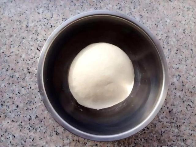 披萨怎么做_ 在家里简单（披萨怎么做家庭做法）