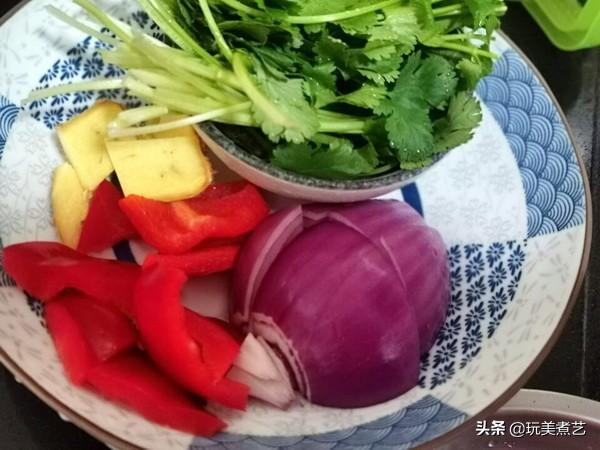 鱿鱼须怎么炒好吃 家常做法（干鱿鱼怎么做好吃的做法大全）