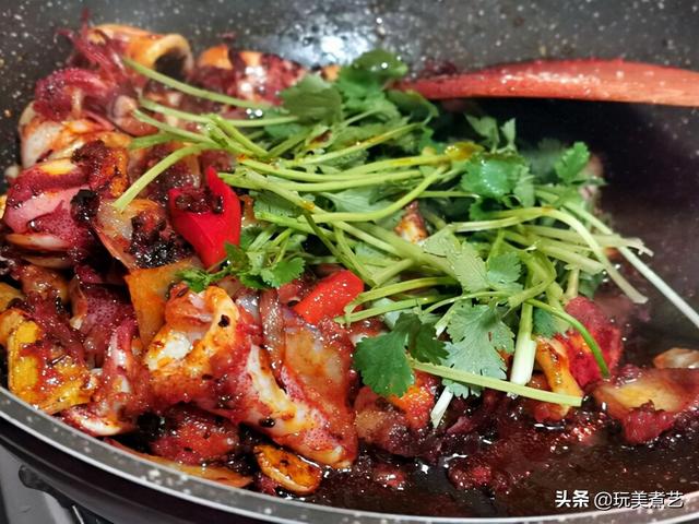 鱿鱼须怎么炒好吃 家常做法（干鱿鱼怎么做好吃的做法大全）