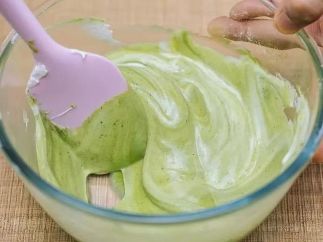 怎样做蛋糕 家庭蛋糕的做法无烤箱（怎样做蛋糕 家庭蛋糕的做法用烤箱烤蛋糕怎样做好吃）