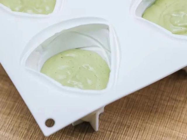 怎样做蛋糕 家庭蛋糕的做法无烤箱（怎样做蛋糕 家庭蛋糕的做法用烤箱烤蛋糕怎样做好吃）