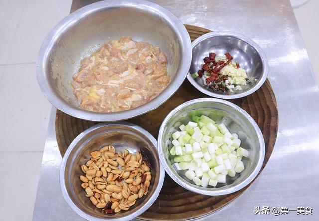 四川菜谱家常菜做法大全视频（四川菜谱家常菜做法大全有图窍门）