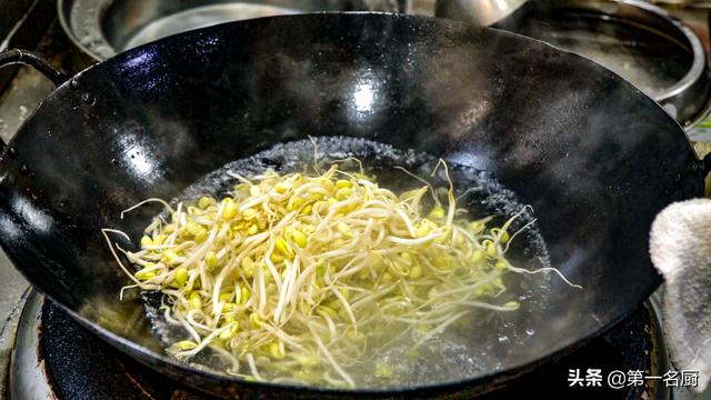 食堂晚餐菜谱大全（特色晚餐菜谱大全）